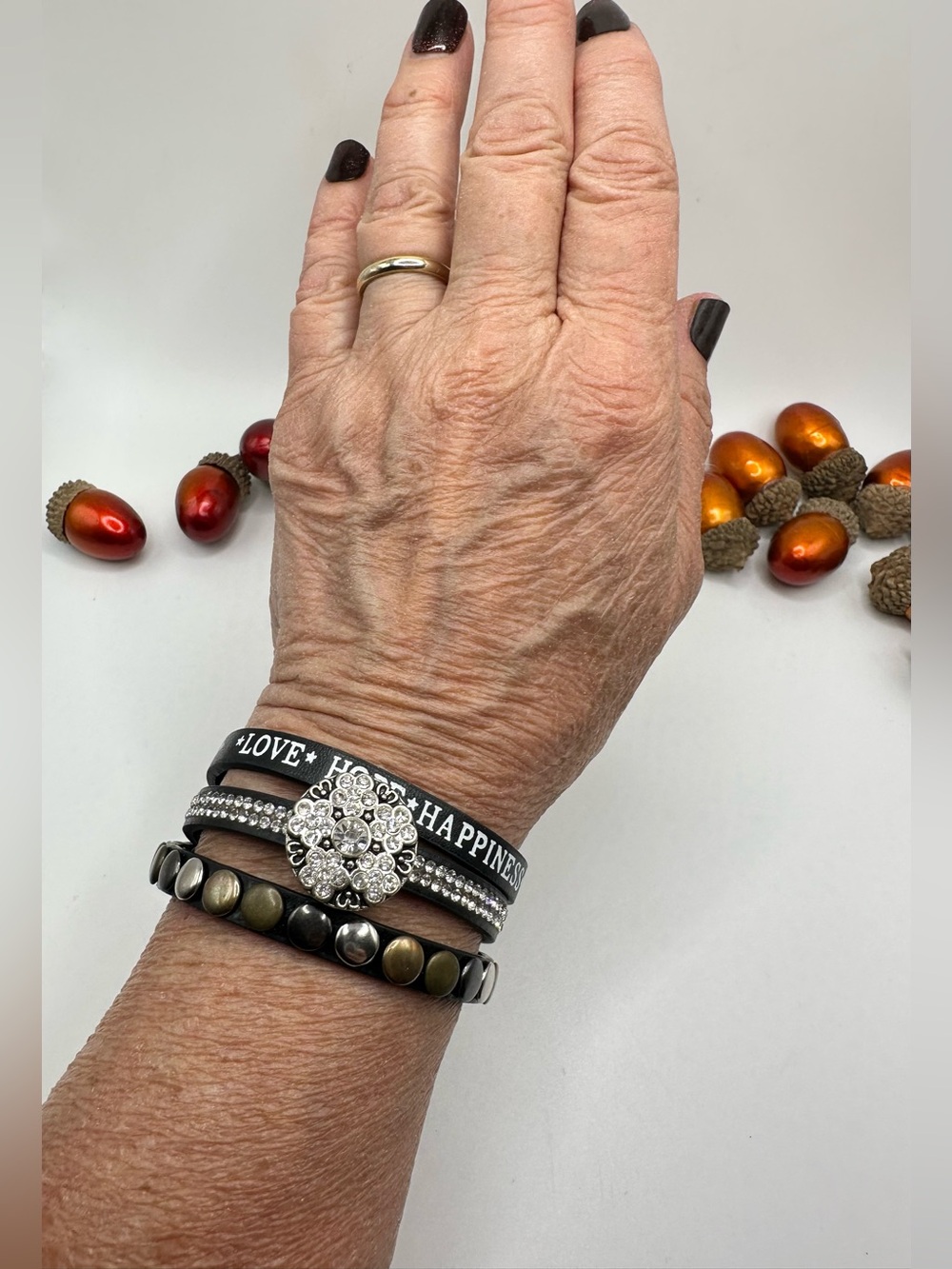 Love, Hope, Happiness Black Leather Bracelet w/ Sparkling Floral 18mm Snap!